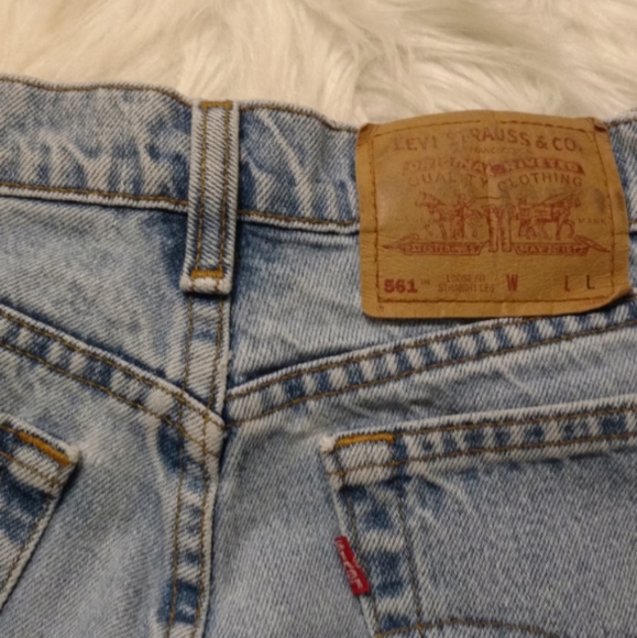 VINTAGE 561 Lightwash Levi Strauss Jeans - Picture 9 of 16